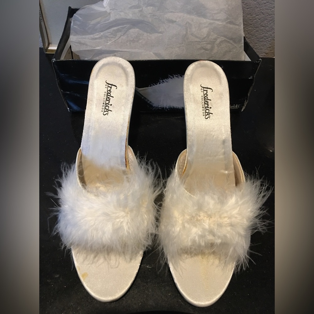 Brand New Vintage Frederick’s of Hollywood Glamour Girl Marabou Satin Slippers.